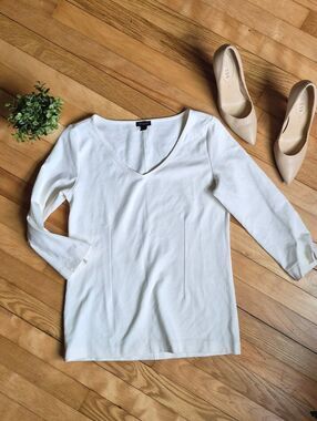 Ann Taylor Factory Cream V-Neck Long Sleeve Top